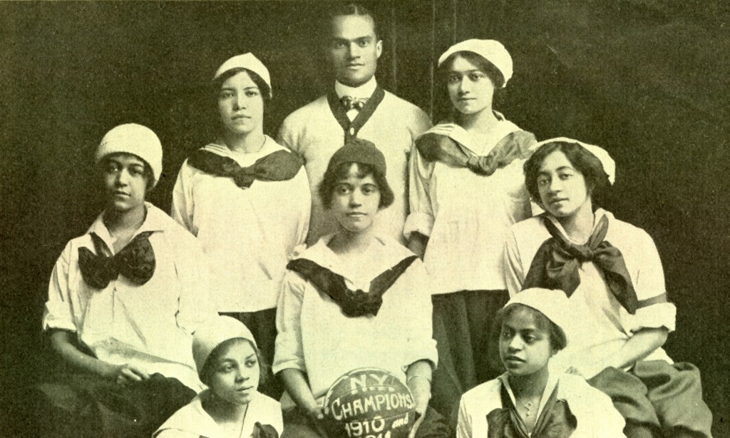 Dora Cole-Norman with her New York champion team, 1910–11